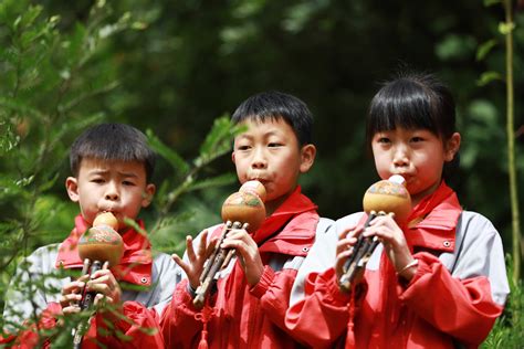 贵州黔西：关注教育发展 情暖苗寨儿童