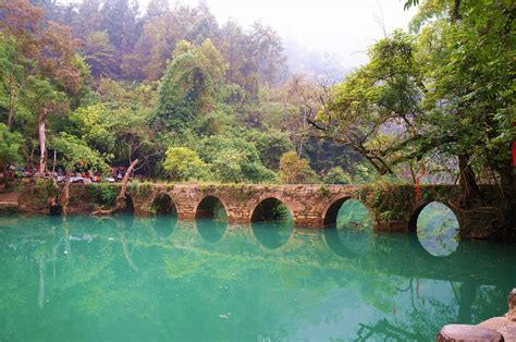 黔南州福泉古城文化旅游景区，“一城一山一峡谷，一神一仙一福地”