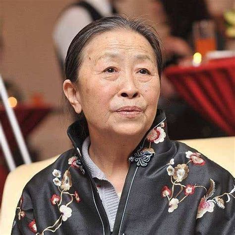 羊城晚报-75岁“丑娘”张少华去世