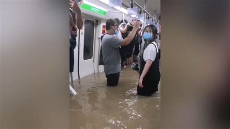 郑州地铁5号线被困亲历者讲述“惊魂”120分钟 - 重庆日报网