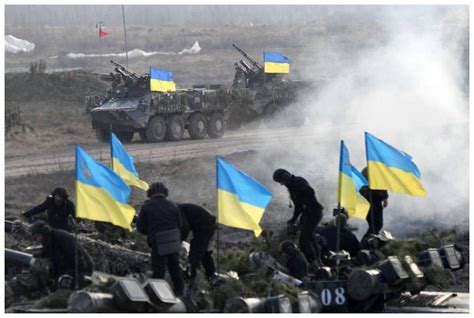 美媒：拜登已秘密批准向乌克兰提供武器