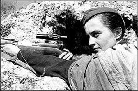 柳德米拉·米哈伊尔洛夫娜·帕夫利琴科，苏联王牌女狙击手|帕夫利琴科|苏联|柳德米拉_新浪新闻