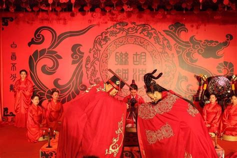 中国古代男女结婚需要准备哪些见面礼？_凤凰网视频_凤凰网