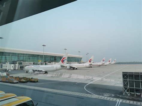 武汉机场客流加快恢复 双节期间旅客吞吐量达52万人次_民航_资讯_航空圈