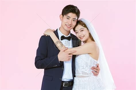 年轻夫妻甜蜜婚纱照高清图片下载-正版图片501654273-摄图网