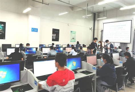 计算机学院主办第四届中国高校计算机大赛- 团体程序设计天梯赛