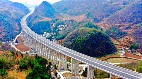 贵州交建集团投资建设的赫六高速建成通车