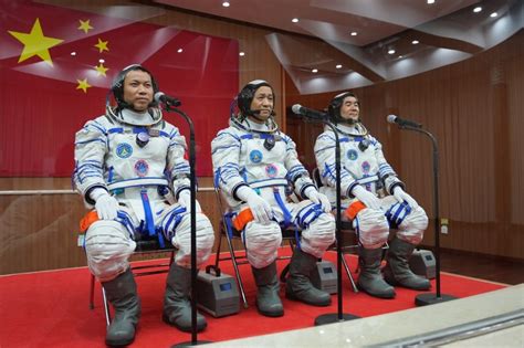 航天员出征_中国载人航天官方网站