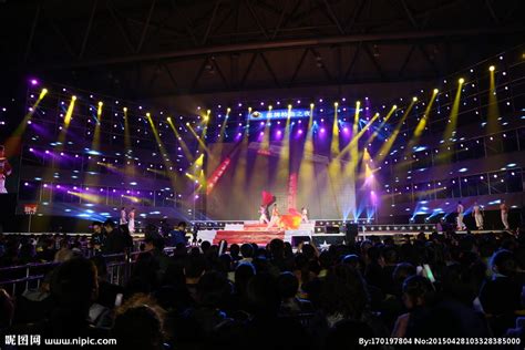 演唱会舞台现场和观众高清图片下载-正版图片500653530-摄图网