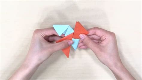 会变形的折纸飞镖折纸教程，手工折纸会变形的折纸飞镖！_新浪新闻