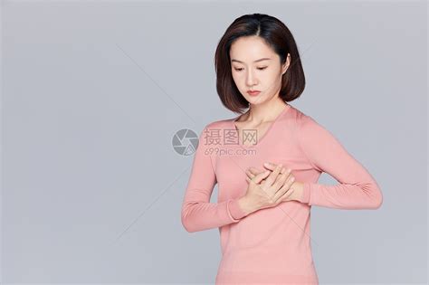 胸口疼痛图片素材-正版创意图片401861424-摄图网