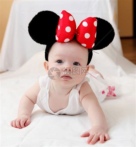 大老鼠耳朵的小婴儿的肖像高清图片下载-正版图片300468266-摄图网