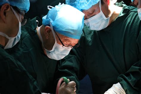 96岁走上手术台——吴孟超院士在徐州为肝癌患者手术