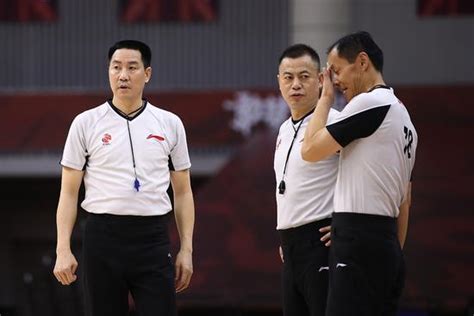 中国篮球裁判怎么啦？|世锦赛|东京奥运会|中国女篮_新浪新闻