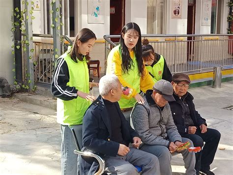 沪明小学开展“12.5国际志愿者日”活动|志愿服务|志愿者|小学_新浪新闻