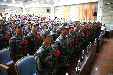 我校欢送99名新兵入伍-长江大学新闻网
