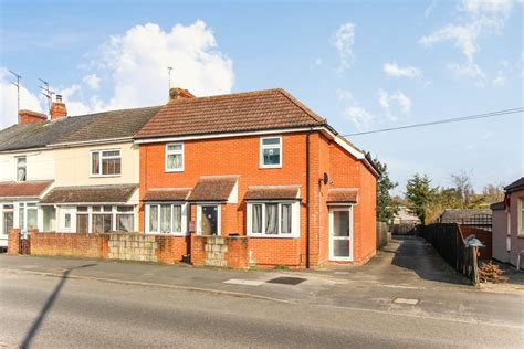 Cheney Manor Road, Rodbourne Cheney, Swindon 3 bed end of terrace house ...