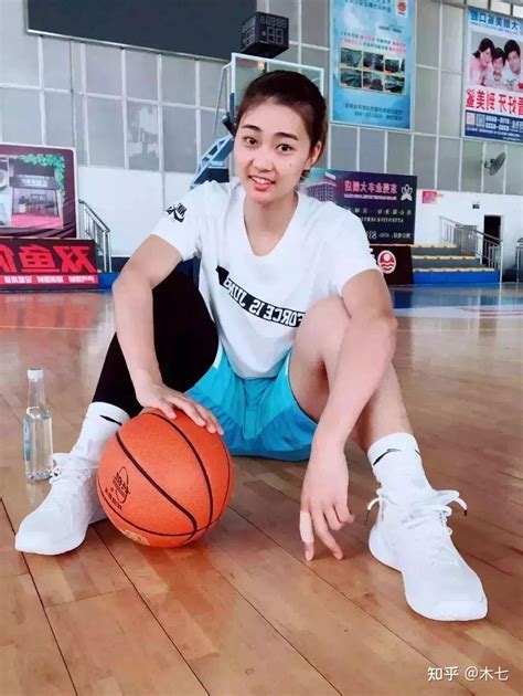 中国女篮训练馆挂日本夺冠合照，这个教练曾经是女篮团魂_腾讯视频