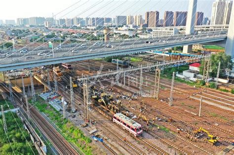 河南郑州北站升级改造施工忙-人民图片网