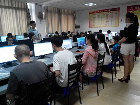 计算机与通信工程学院在禹州实习实训基地组织学生开展奖学金及各项荣誉称号评定工作