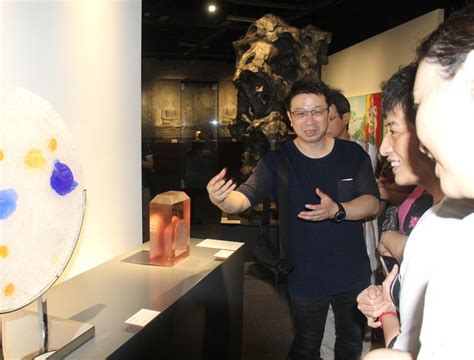 在传统与现代对话中感受雕刻艺术之美——九三学社上海大学委员会举办第10期“九三讲坛”