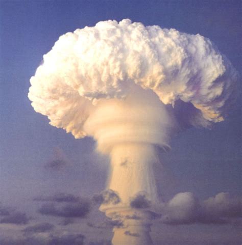 纪念中国第一颗原子弹爆炸成功50年 - 神秘的地球 科学|自然|地理|探索
