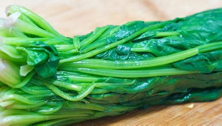 菠菜怎么焯水去涩,怎样焯菠菜能去除草酸 - 品尚生活网