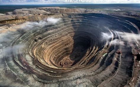 『珠宝』全球一周：Montepuez 红宝石矿储量达4.67亿克拉，俄罗斯 Udachnaya 钻石矿转入地下开采 | iDaily ...