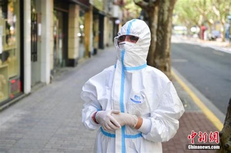 “洋大白”助力上海抗疫：疫情之下没有“老外”“老内”之分-荔枝网