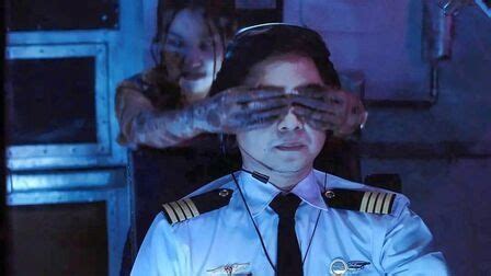 空姐已死10年，自己却不知道，还在客机上服务 泰国恐怖片《407航班》_腾讯视频