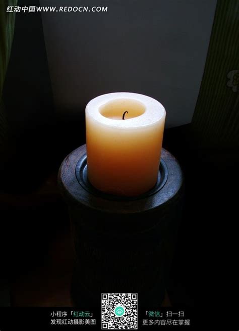 熄灭的蜡烛冒着烟高清图片下载-正版图片501725834-摄图网