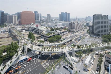 韩国首尔市中心城市景观和首尔塔景观高清摄影大图-千库网