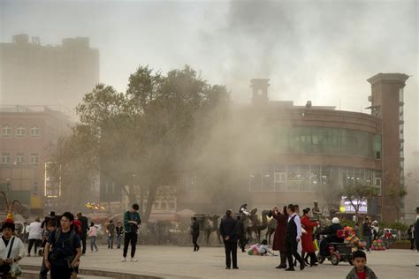 新疆喀什地区遭遇沙尘暴袭击-中国气象局政府门户网站