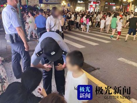 上海迪士尼五年走失上千个孩子均被找到 警方强调五个字_手机新浪网