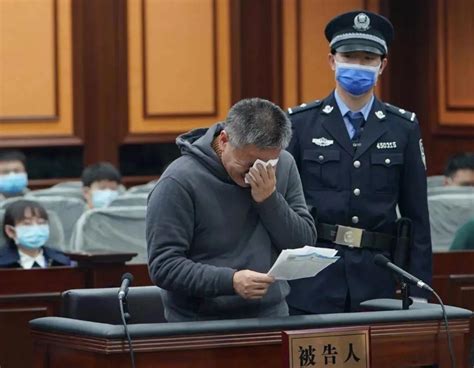 贵港市委原书记李新元受贿1.7亿，被判死缓_手机新浪网