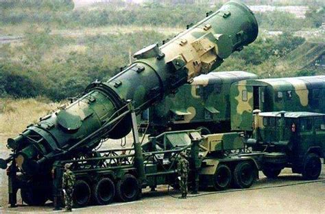 镇国神器东风-41洲际导弹，可携带10枚核弹头，打击范围覆盖全球__财经头条