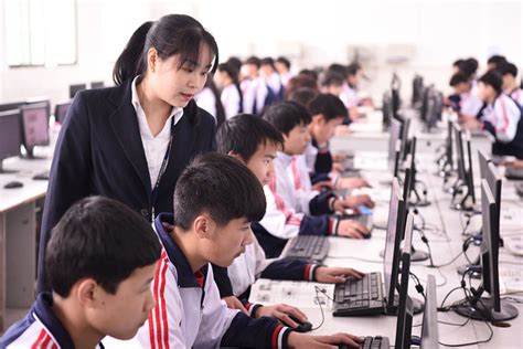 计算机和电子商务专业实训 - 校内实训 - 隆回县华星职业技术学校