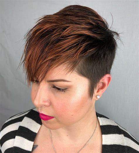 20 Inspirations Short Side Swept Pixie Haircuts with Caramel Highlights