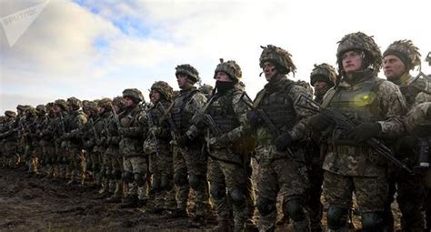 乌克兰在俄乌共有海域举行军演 欲将俄推向军事行动|乌克兰|亚速海|刻赤海峡_新浪军事_新浪网