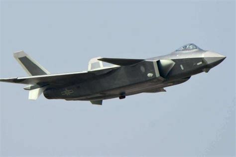 揭秘歼-20内置侧弹舱：设计比F-22更科学稳妥但反应速度略慢-千龙网·中国首都网