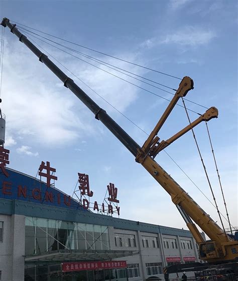 50吨吊车租赁助力泰安汽车站对过商场设备吊装-青岛双龙吊车租赁有限公司