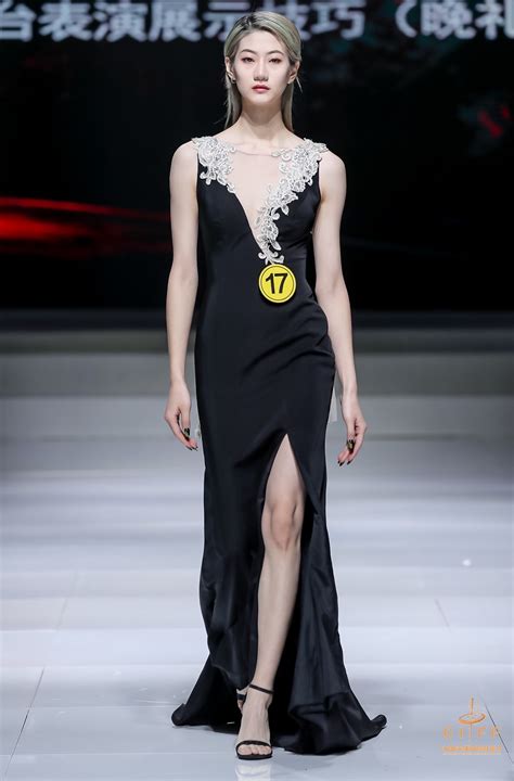 MINNANHUI 2021春夏高级成衣秀 - Shanghai Spring 2021-天天时装-口袋里的时尚指南