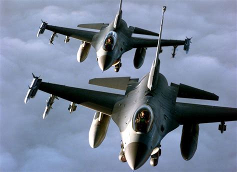 F-16 式战隼战斗机--军事--人民网