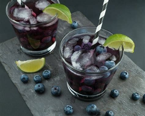 【自制蓝莓汁的做法步骤图，自制蓝莓汁怎么做好吃】是肆肆哦_下厨房