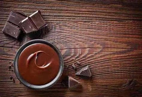 费列罗巧克力的做法（三步快速做出美食）