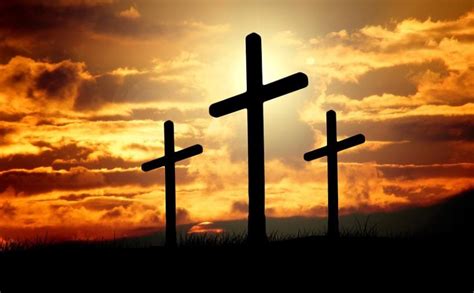 信基督耶稣的人佩带的十字架项链应当是什么样式的？ 宗教