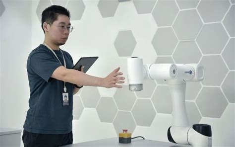给机器人装上“安全皮肤”，越疆科技做到国产协作机器人出口第一 - 科脑机器人(KOLOE)