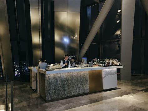 平安金融中心118层：小酌几杯，餐厅的设计远比夜景好看，拍照很好看