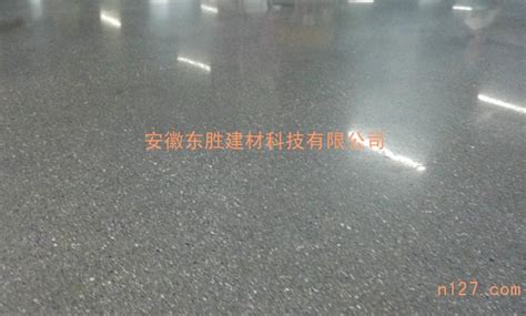 金刚砂耐磨地坪_常州青城德耐特防静电装饰材料有限公司