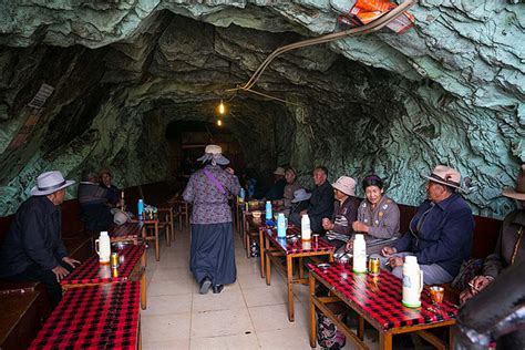 拉萨茶馆书：布达拉宫山洞里的茶馆和尼姑寺里的茶馆 - 知乎